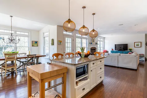 8 Parker Farm Lane Amherst NH 03031