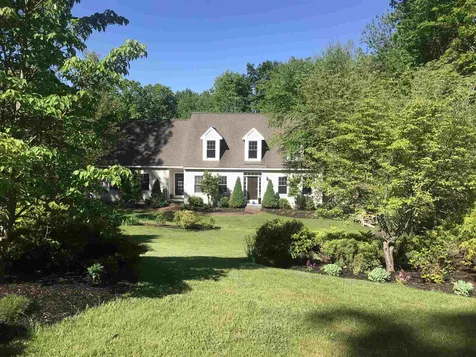 8 Parker Farm Lane Amherst NH 03031
