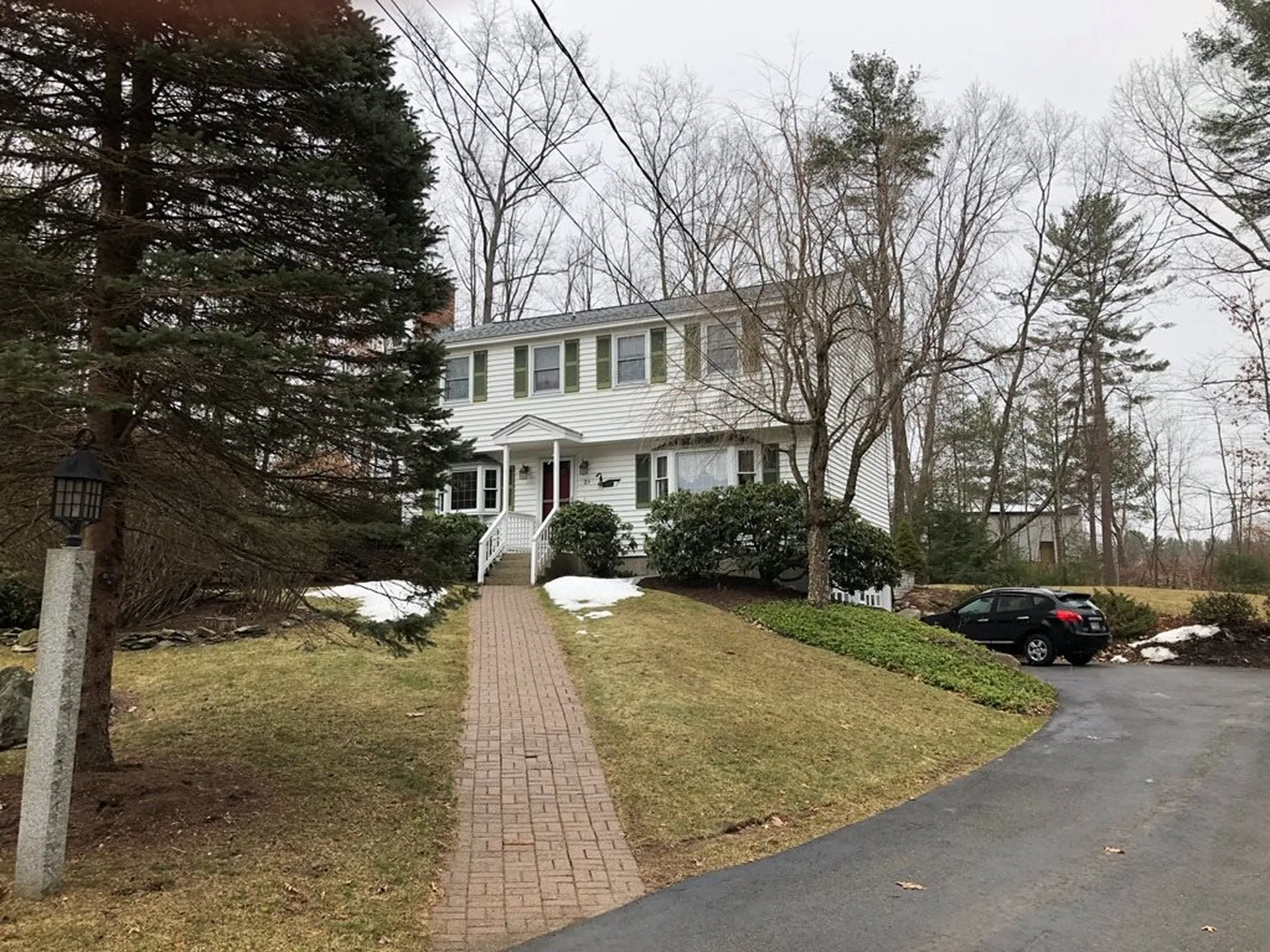 21 Lancaster Drive Londonderry NH 03053