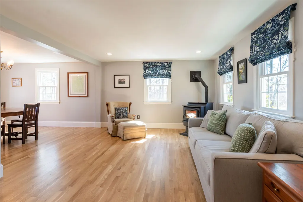 147 Ridgeview Road Weare NH 03281