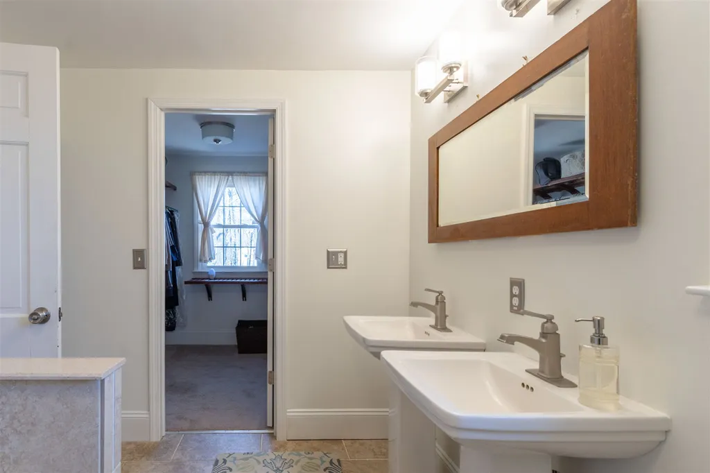 147 Ridgeview Road Weare NH 03281