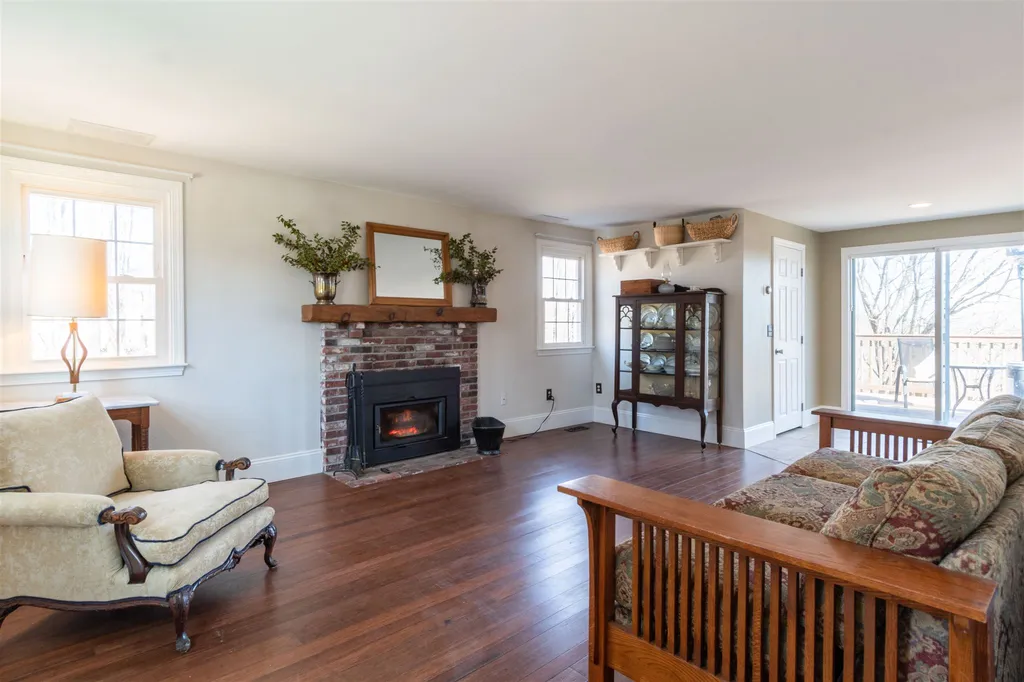 147 Ridgeview Road Weare NH 03281
