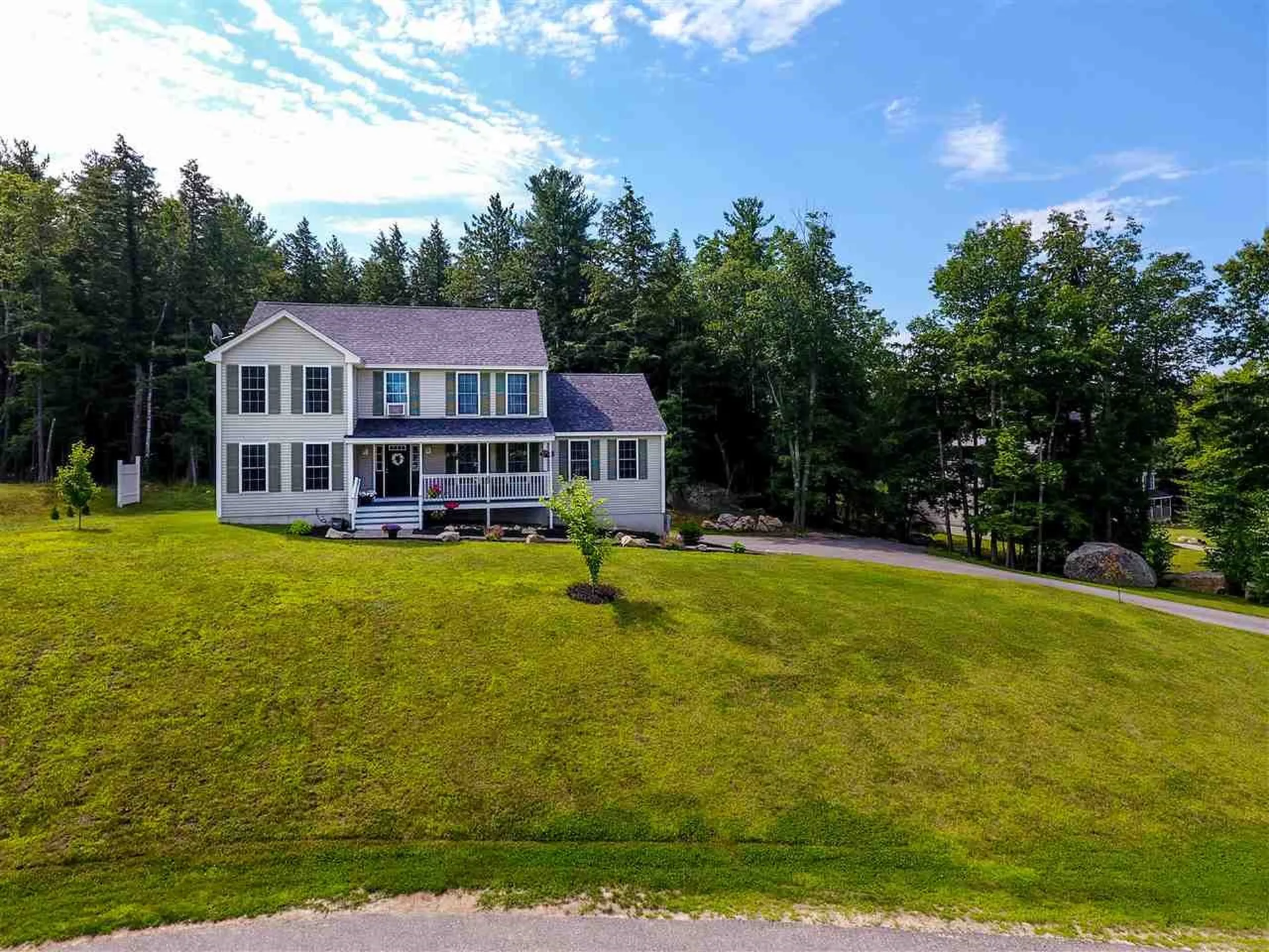 25 Christina Road Raymond NH 03077-1284