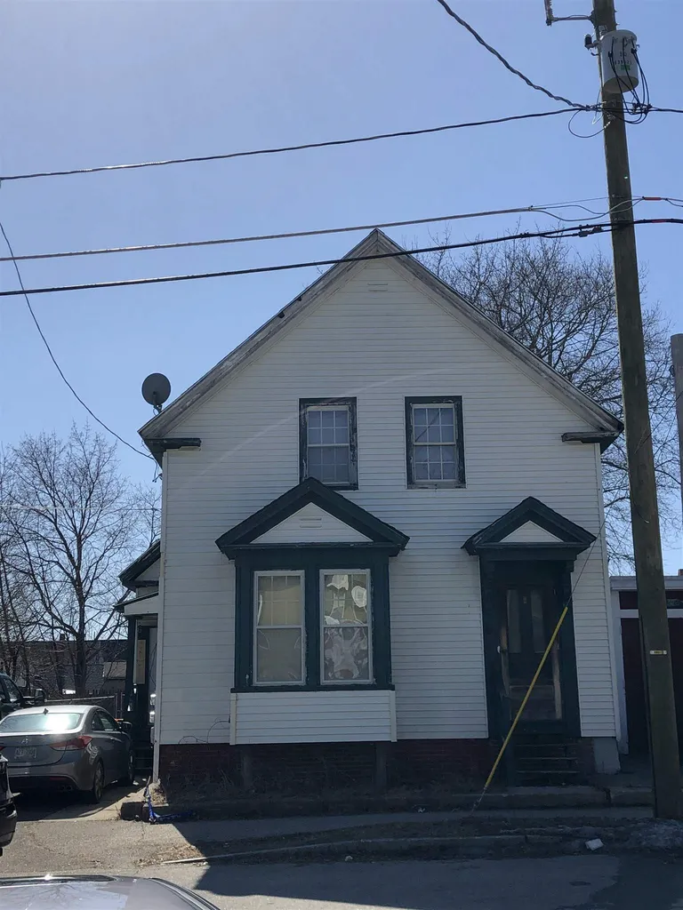 6 Waldron Avenue Rochester NH 03867