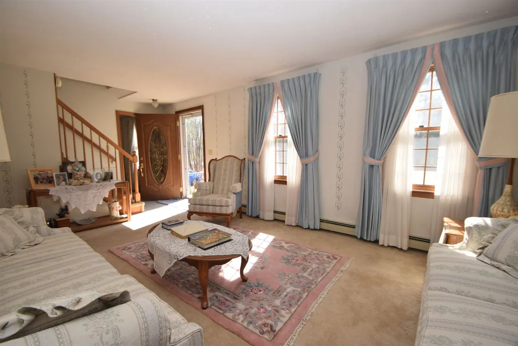 58 Wiley Hill Road Londonderry NH 03053