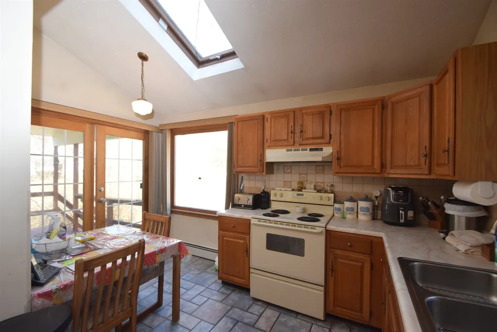 58 Wiley Hill Road Londonderry NH 03053