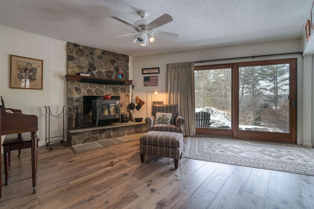 398 Fairbanks Turn Hartford VT 05059