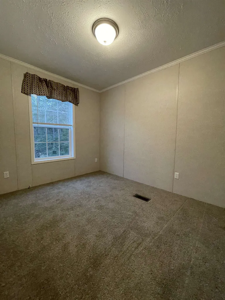 7012 Lake Street Loudon NH 03307