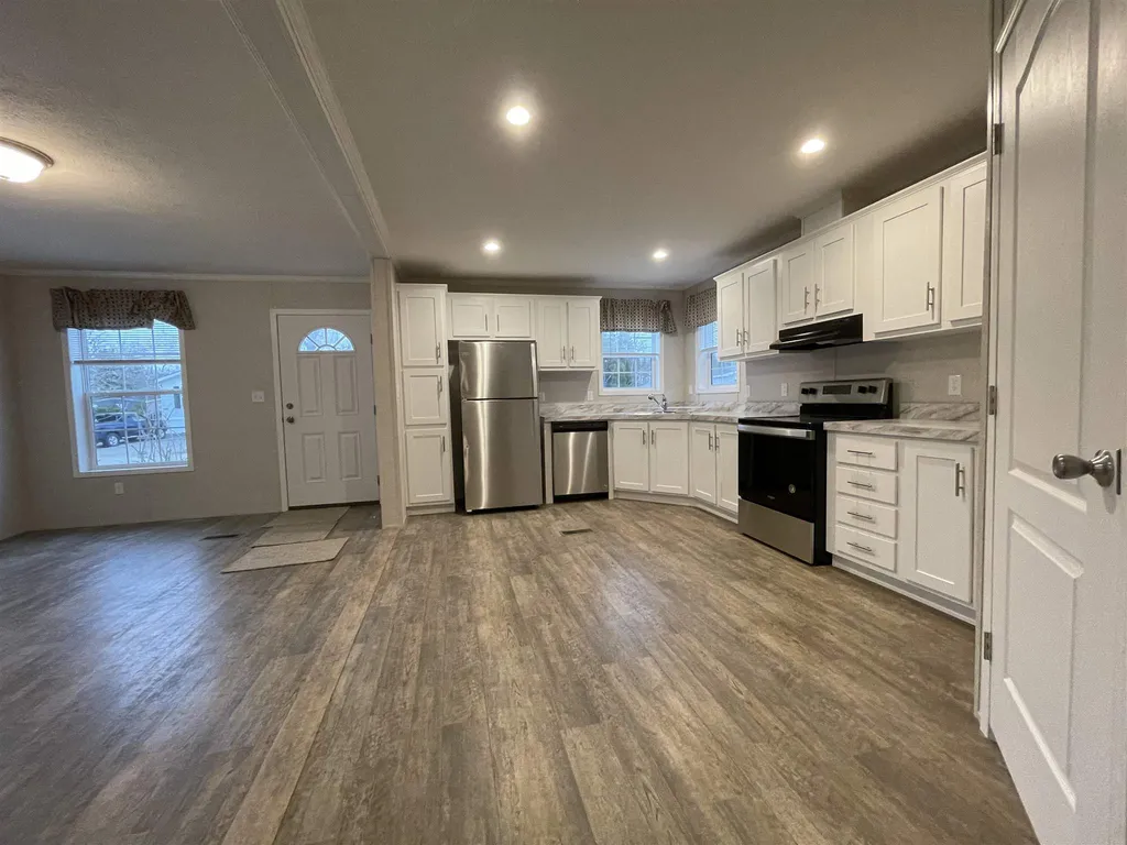 7012 Lake Street Loudon NH 03307