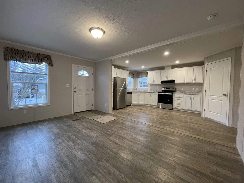 7012 Lake Street Loudon NH 03307
