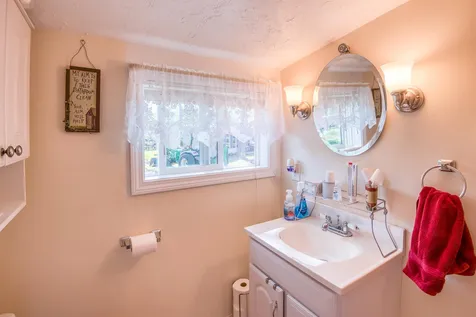 85 Pequawket Trail Ossipee NH 03814