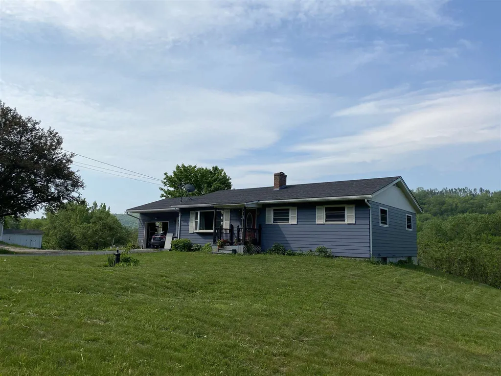 1437 Vt Route 14 Royalton VT 05068