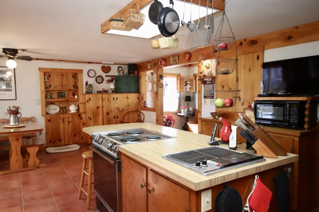 14 Chesley Avenue Somersworth NH 03878