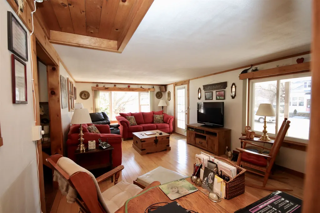 14 Chesley Avenue Somersworth NH 03878