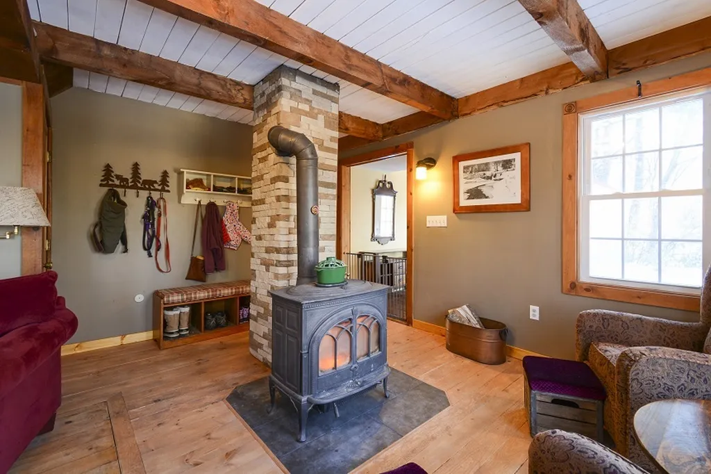 105 Craney Hill Road Henniker NH 03242