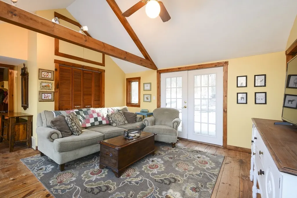 105 Craney Hill Road Henniker NH 03242