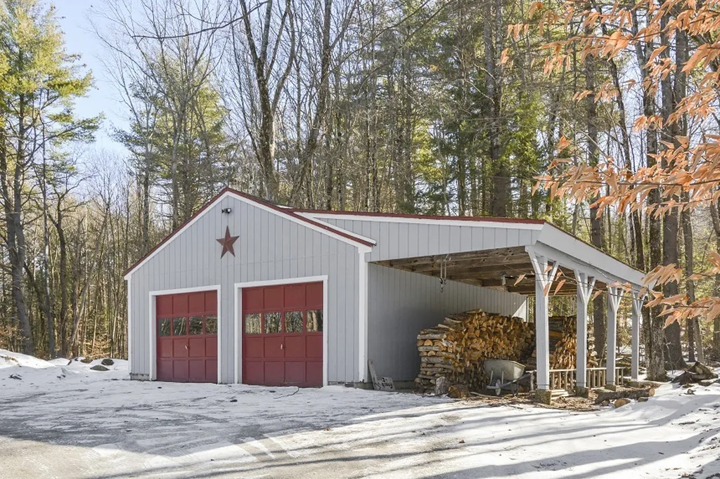 105 Craney Hill Road Henniker NH 03242