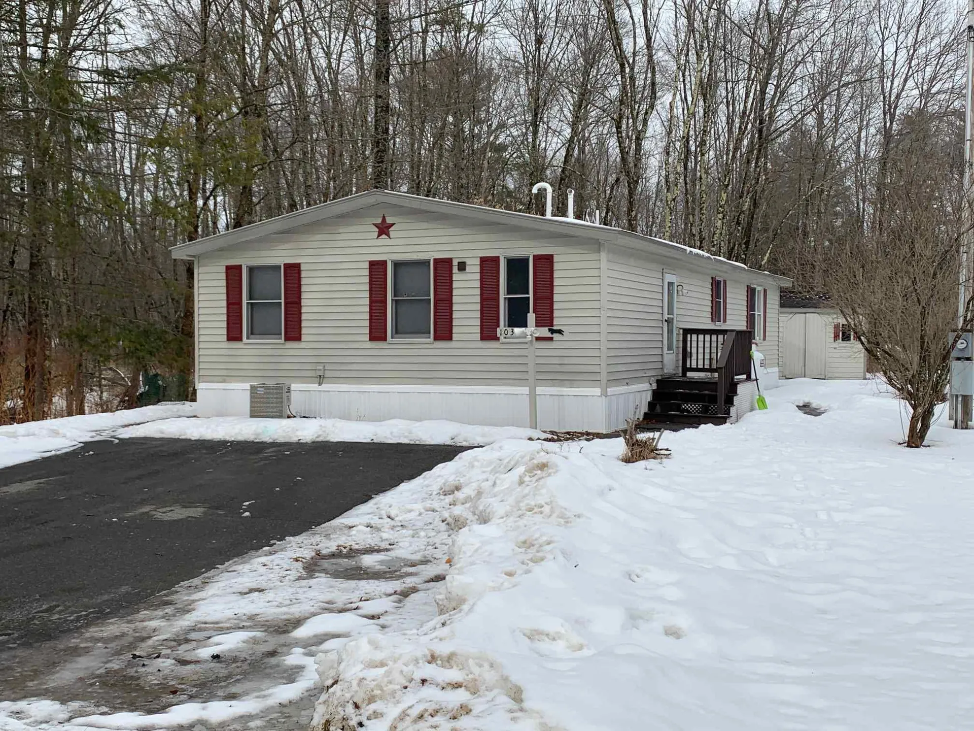 103 Prescott Road Raymond NH 03077