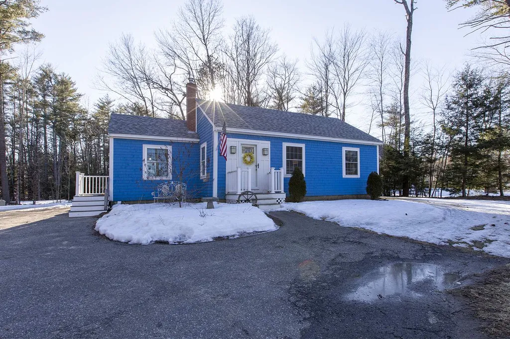 239 Ash Swamp Road Newmarket NH 03857