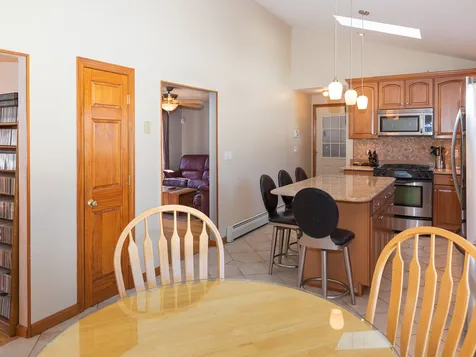 37 Raleigh Drive Nashua NH 03062