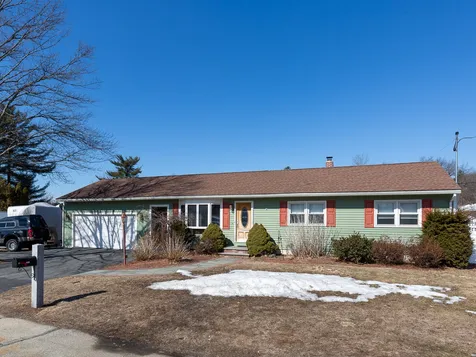 37 Raleigh Drive Nashua NH 03062
