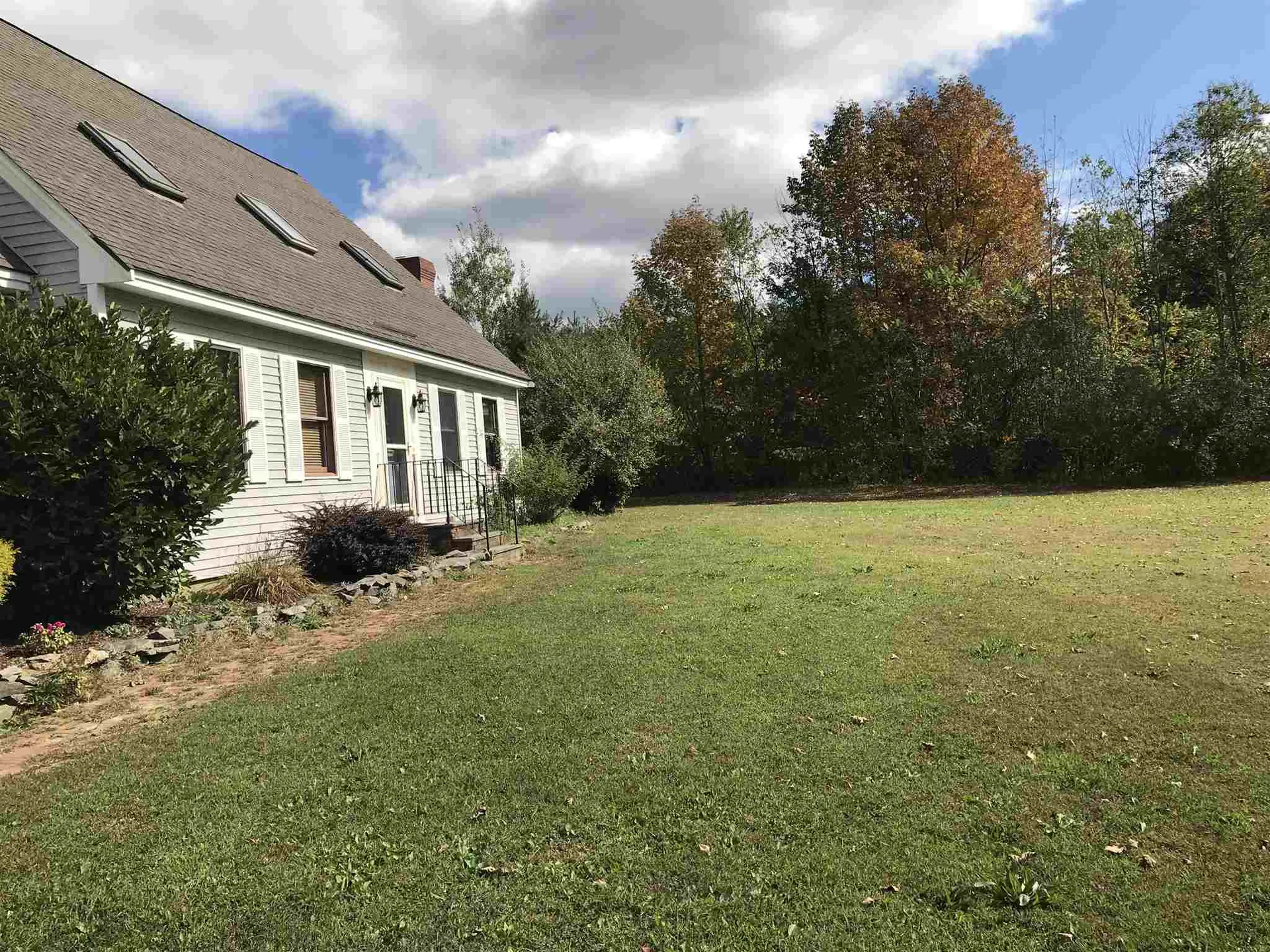21 Stone Post Circle Raymond NH 03077