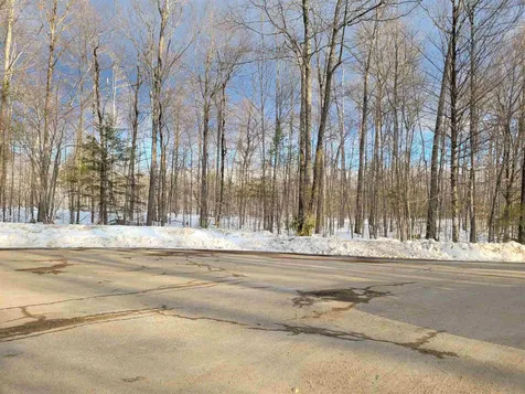 11 Stone Post Road Holderness NH 03245
