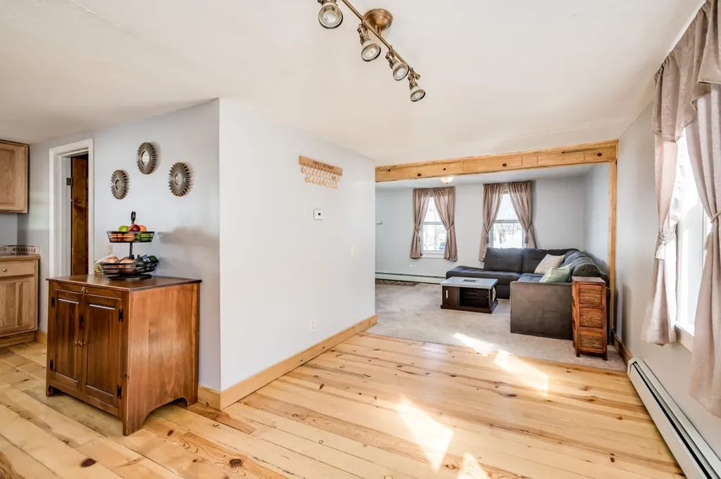 28 Orange Street Farmington NH 03835