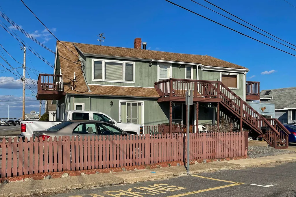 34 Ocean Boulevard Hampton NH 03842