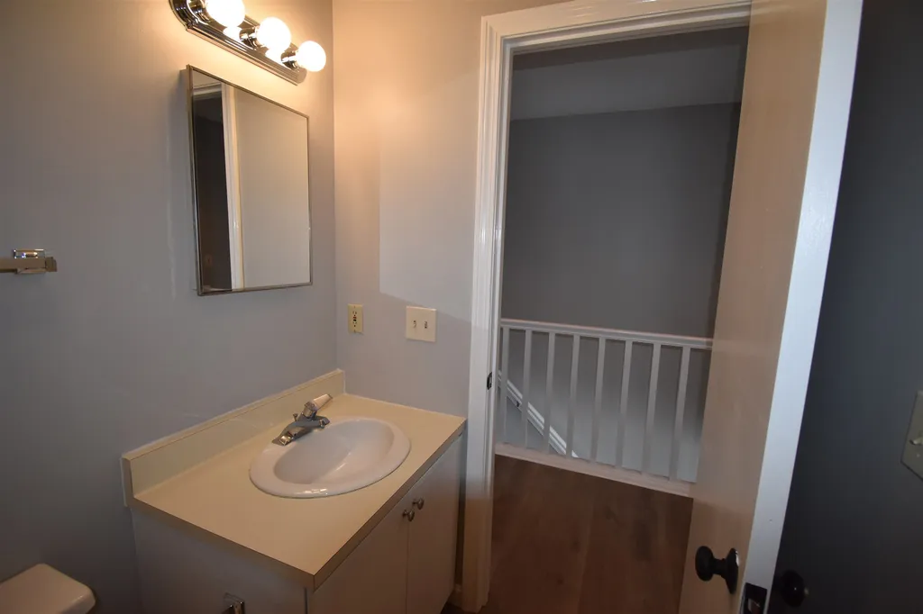 33 Marsten Lane Enfield NH 03748