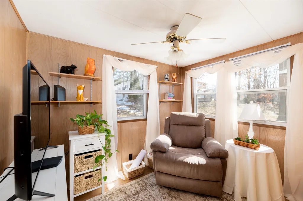 16 Waterview Trail Nashua NH 03062-1259