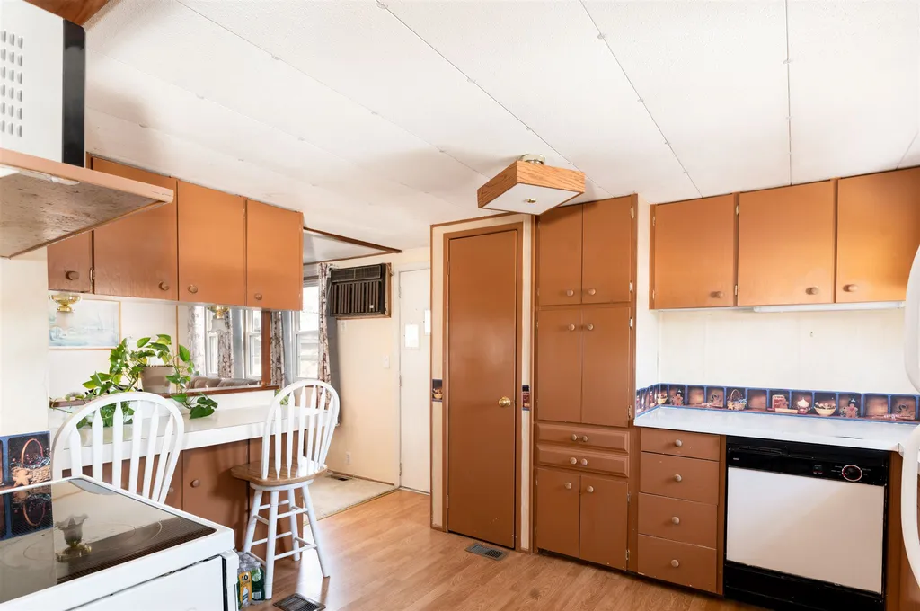 16 Waterview Trail Nashua NH 03062-1259