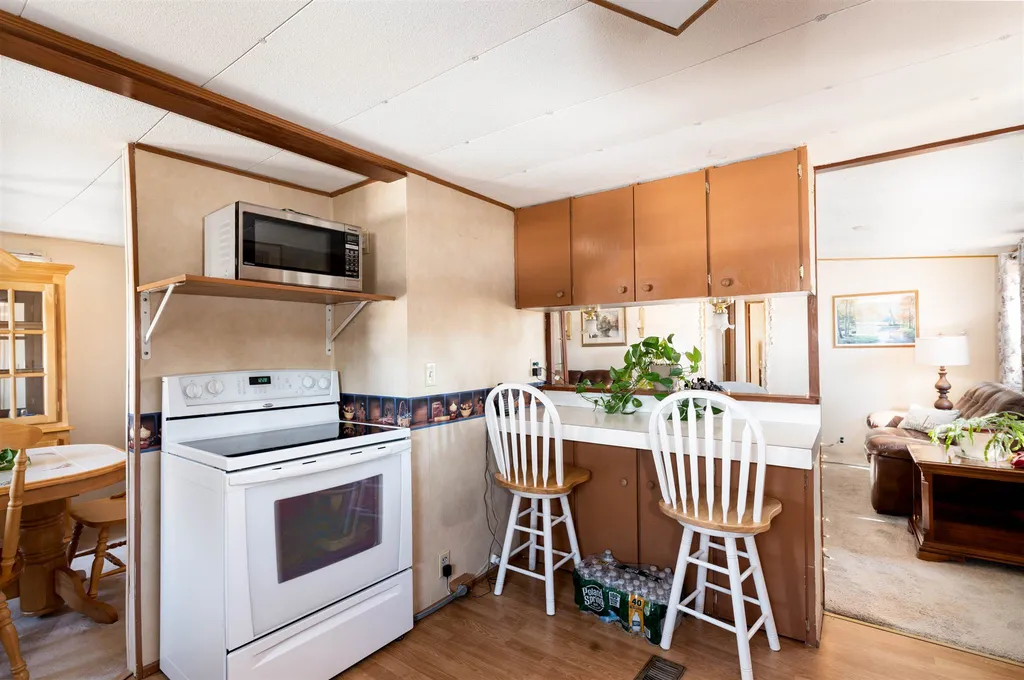 16 Waterview Trail Nashua NH 03062-1259