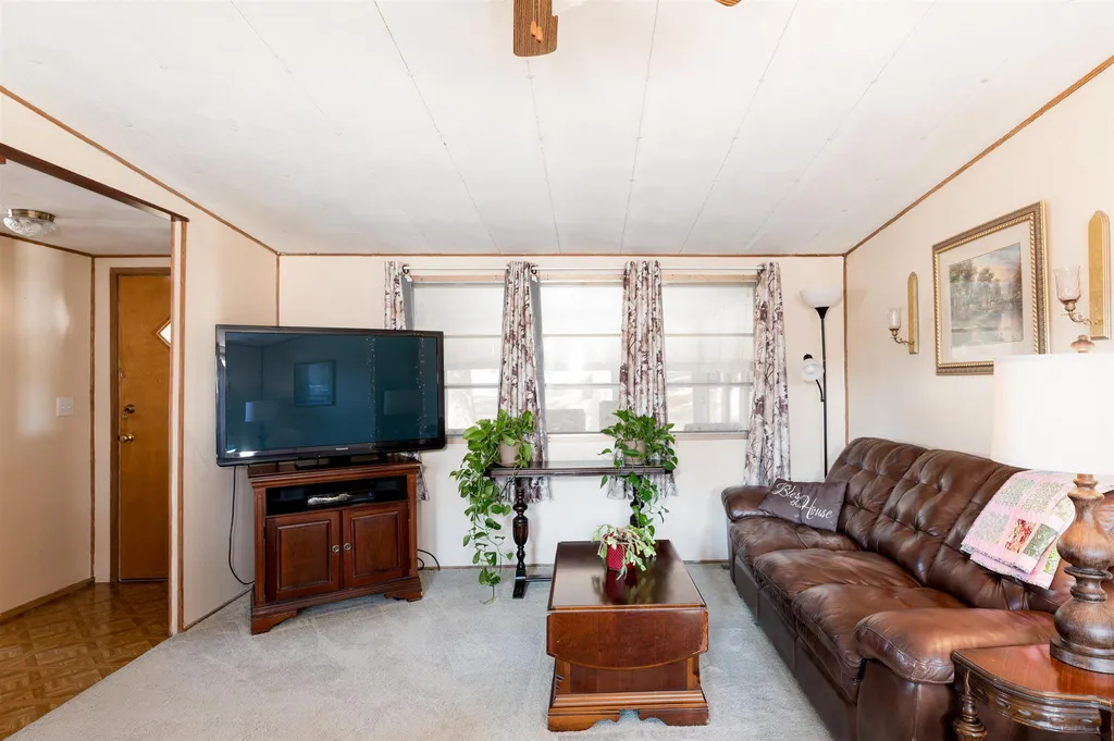 16 Waterview Trail Nashua NH 03062-1259