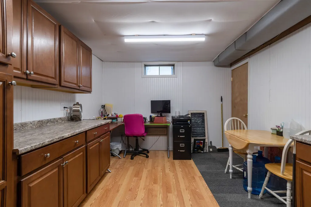 15b Pine Grove Avenue Nashua NH 03060