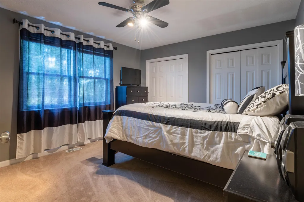 15b Pine Grove Avenue Nashua NH 03060