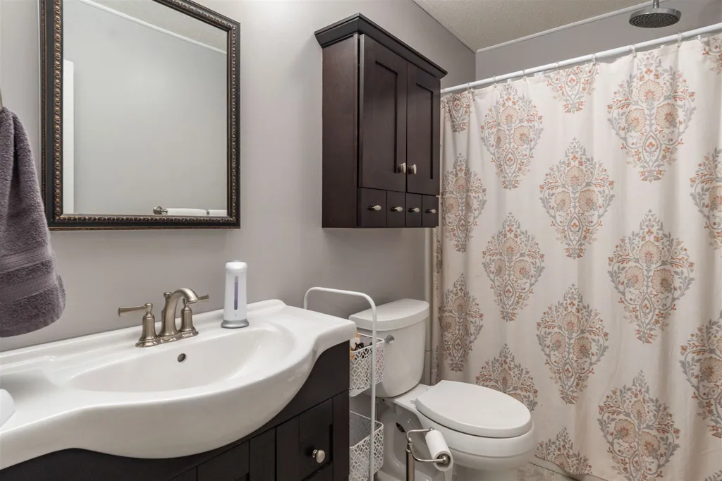 15b Pine Grove Avenue Nashua NH 03060