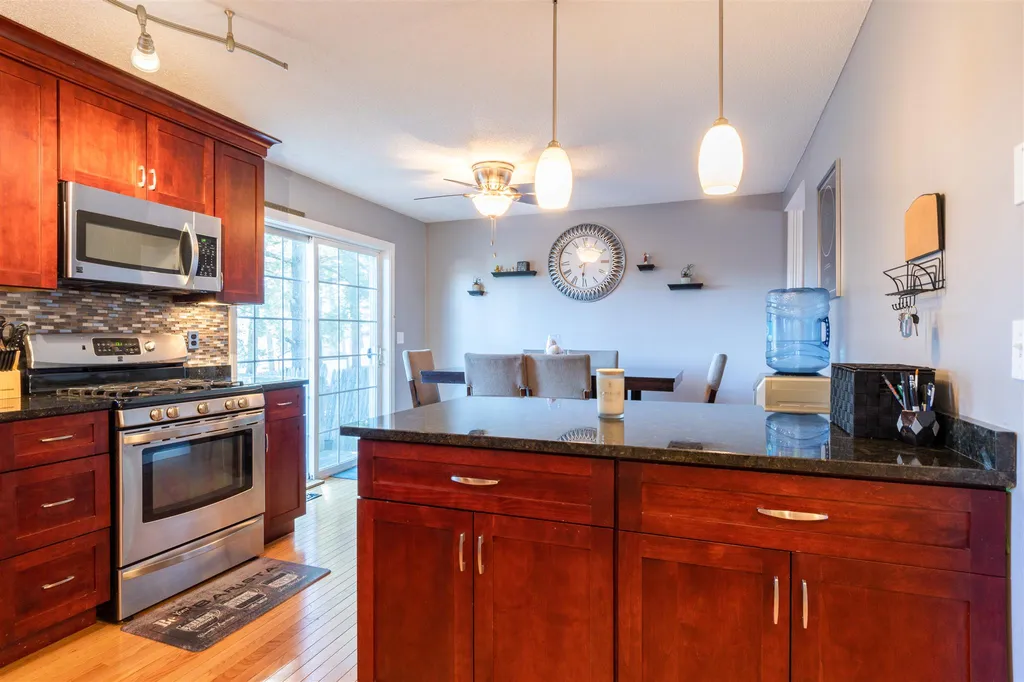 15b Pine Grove Avenue Nashua NH 03060