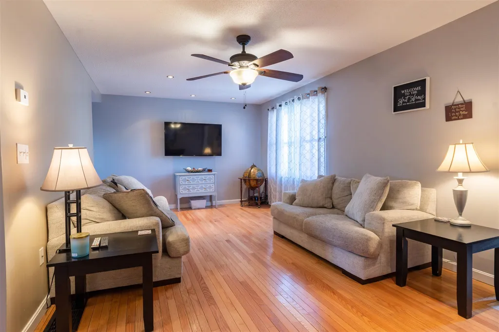 15b Pine Grove Avenue Nashua NH 03060