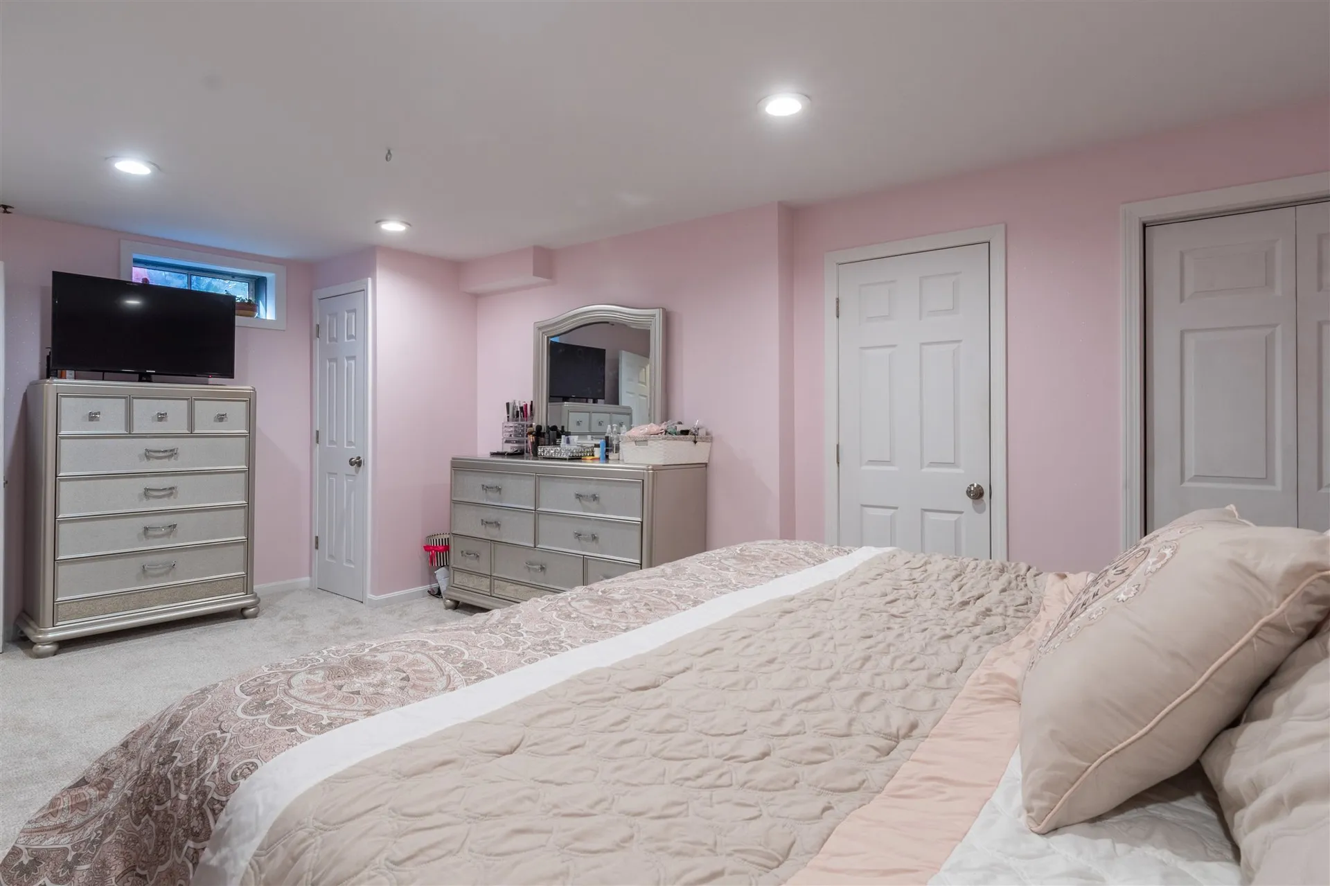 15b Pine Grove Avenue Nashua NH 03060