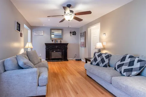 15b Pine Grove Avenue Nashua NH 03060