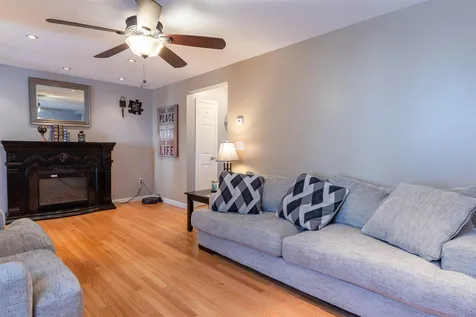 15b Pine Grove Avenue Nashua NH 03060