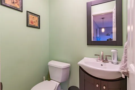15b Pine Grove Avenue Nashua NH 03060