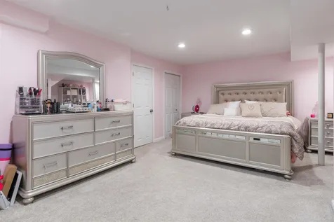 15b Pine Grove Avenue Nashua NH 03060