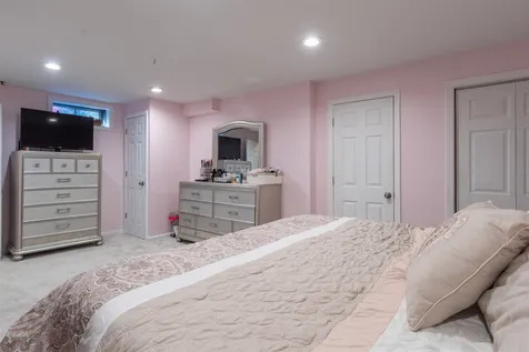 15b Pine Grove Avenue Nashua NH 03060