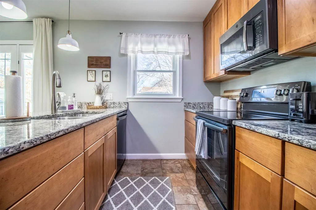 3 Partridge Lane Berwick ME 03901-2909