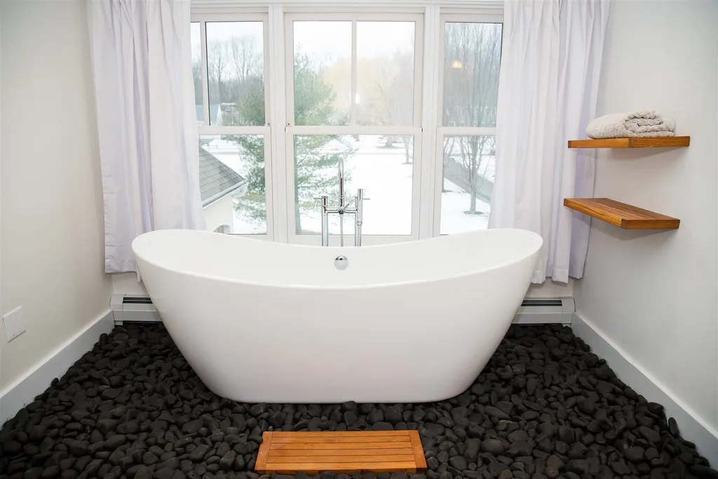373 Maeck Farm Road Shelburne VT 05482
