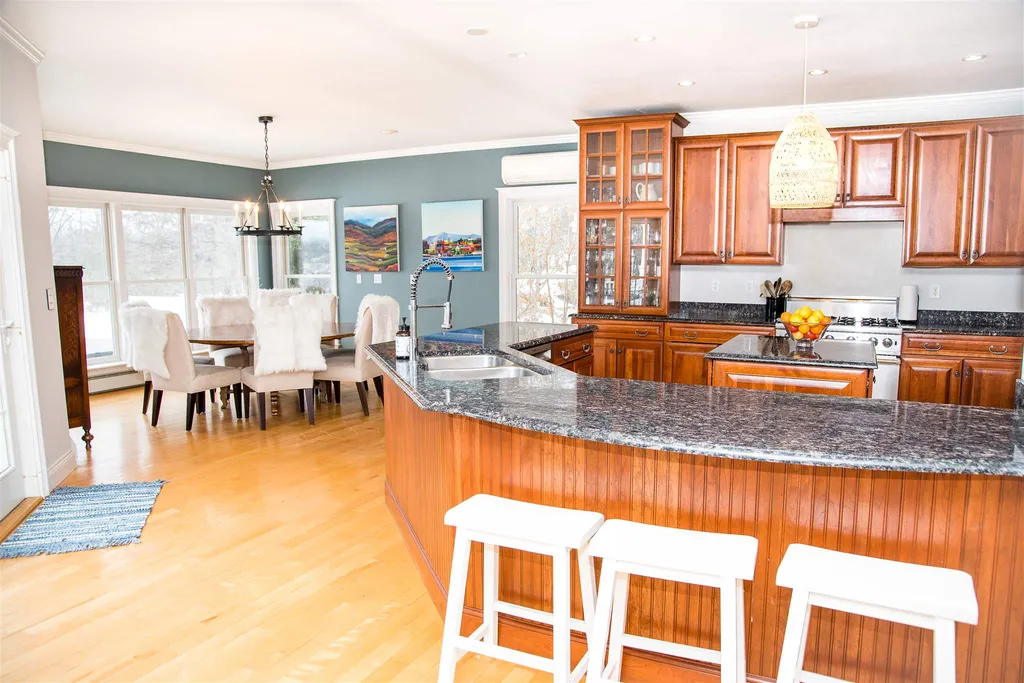 373 Maeck Farm Road Shelburne VT 05482