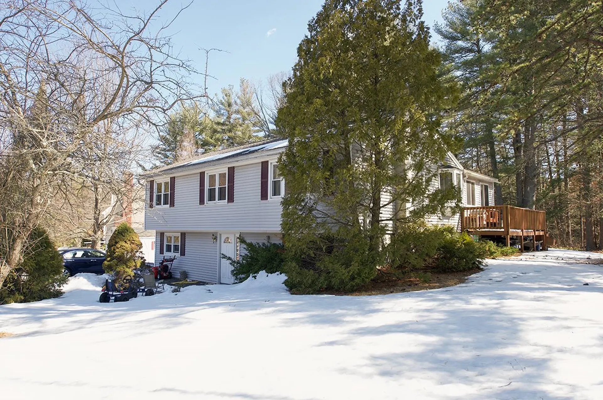 9 Teton Drive Londonderry NH 03053