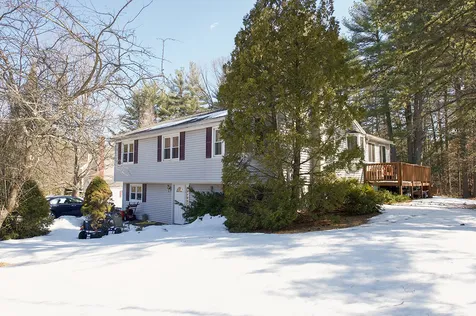 9 Teton Drive Londonderry NH 03053